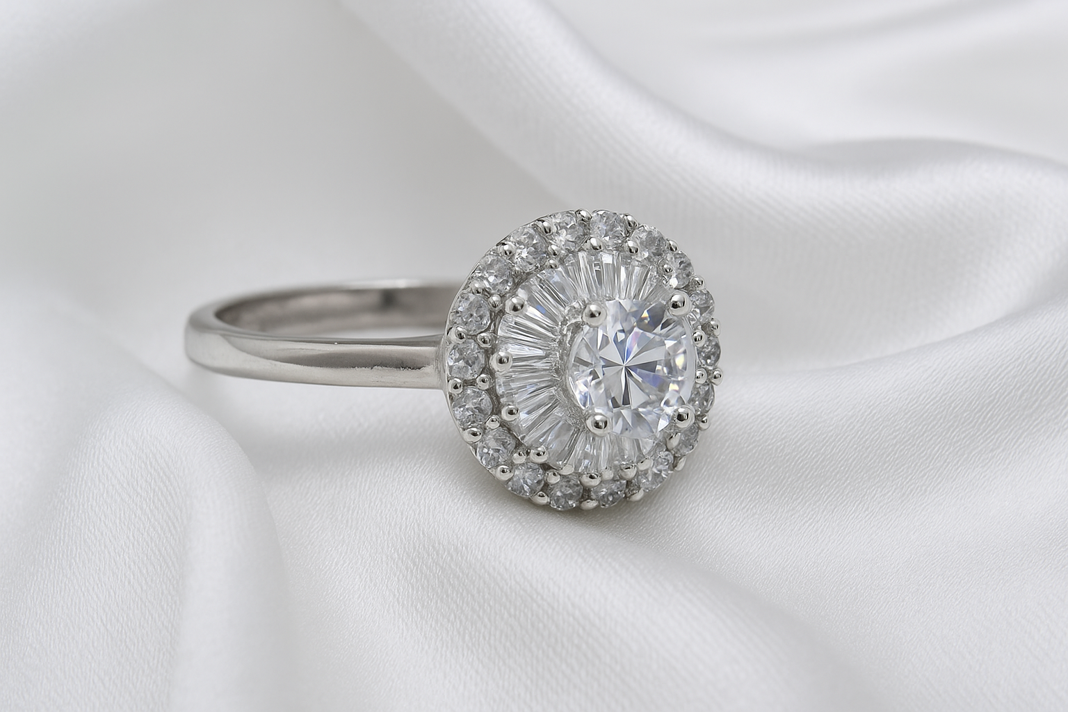 Zelra Classic Round-Cut Imitation Halo Ring in Silver Finish