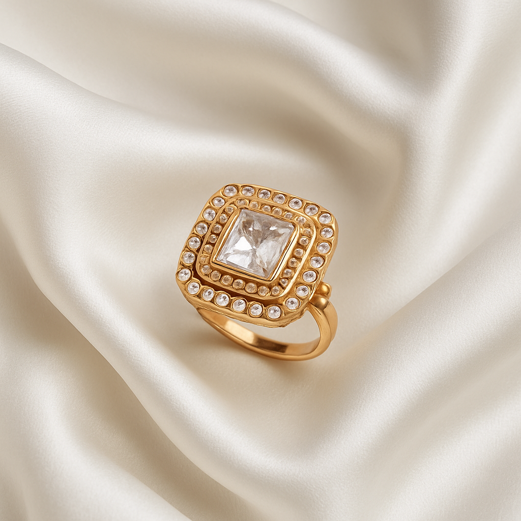 Zelra Vintage Queen Gold-Plated Cocktail Ring