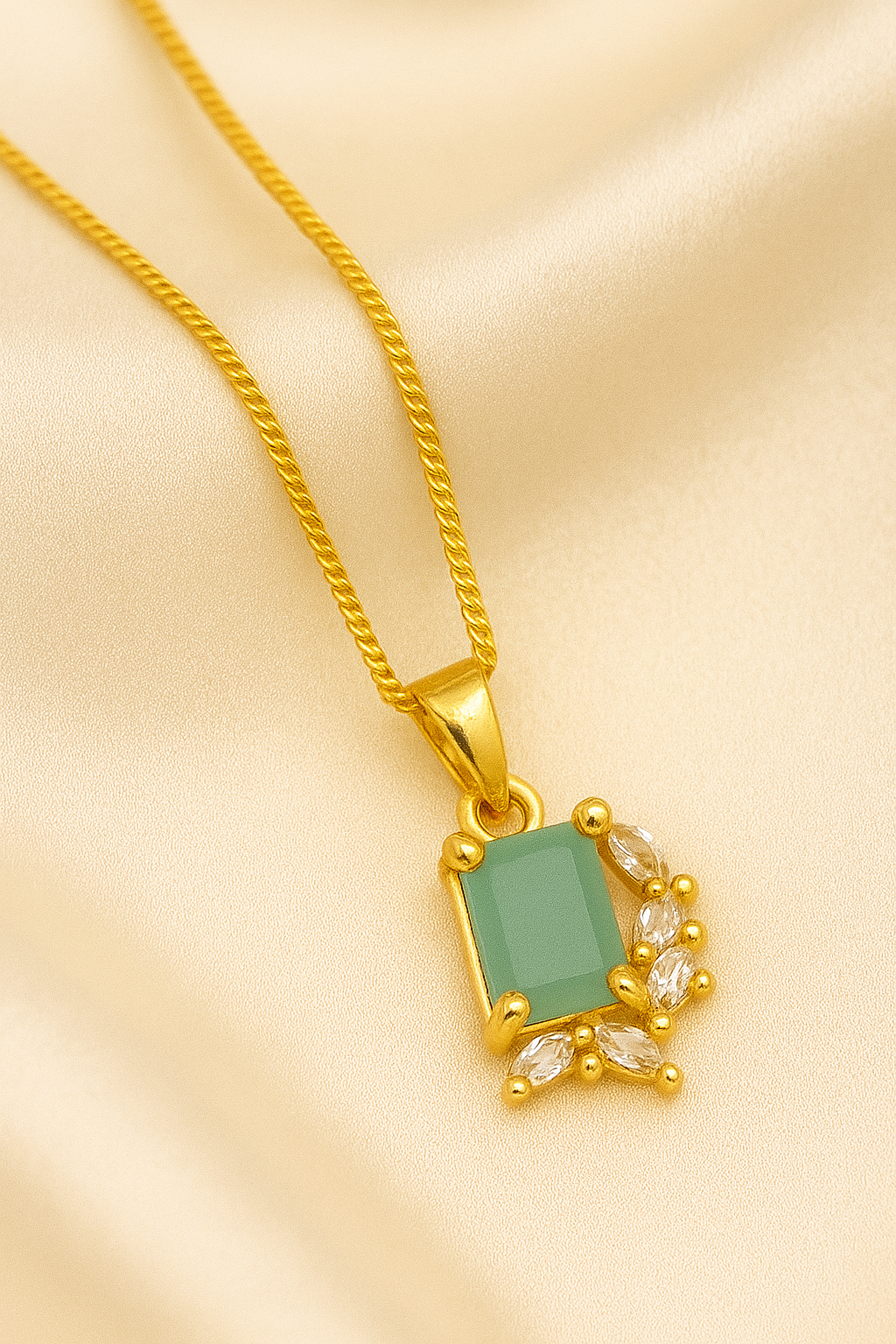 Zelra Enchanted Green Gem Pendant Necklace – Effortless Elegance Redefined